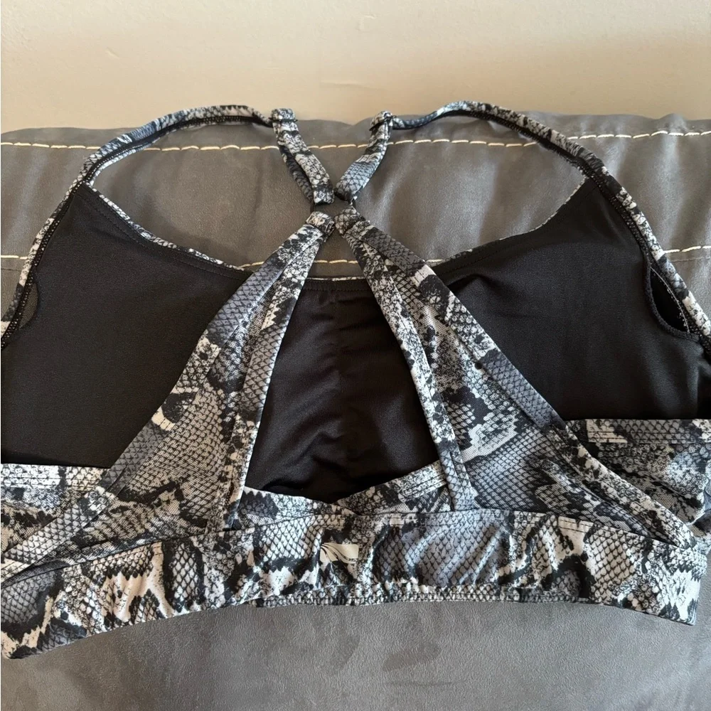 Reptile Patterned Sports Bra - Picture 2 of 4